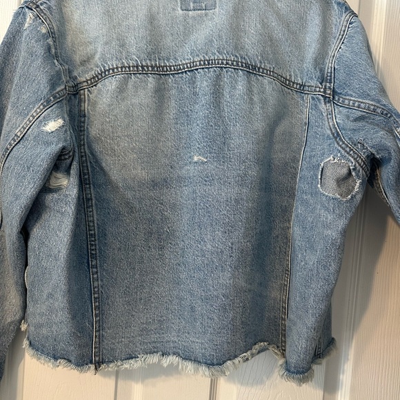 American Eagle Outfitters Light Blue Distressed Denim Jacket - Picture 6 of 6